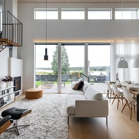 Arctic Horizon House - Panoramic River Views Rovaniemi