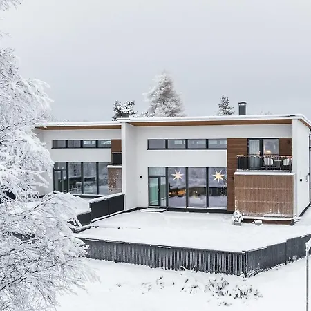 Arctic Horizon House - Panoramic River Views Villa