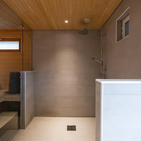 Arctic Horizon House - Panoramic River Views Villa Rovaniemi